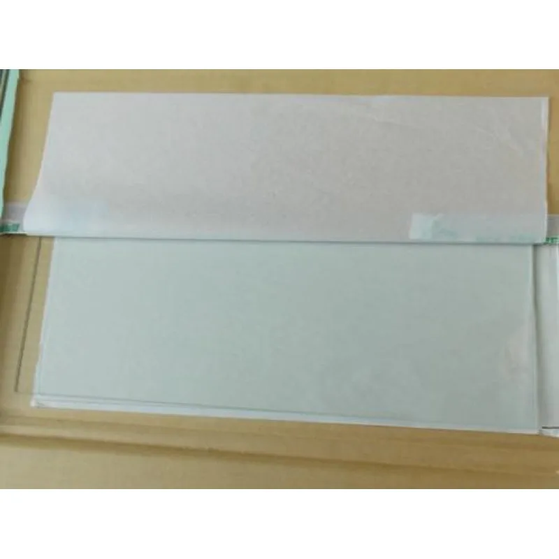 шарик из полупрозрачного цветного стекла. стекло экспонирования. витрины для экспонатов музея. стекло экспонирования сканера. стекло экспонирования.