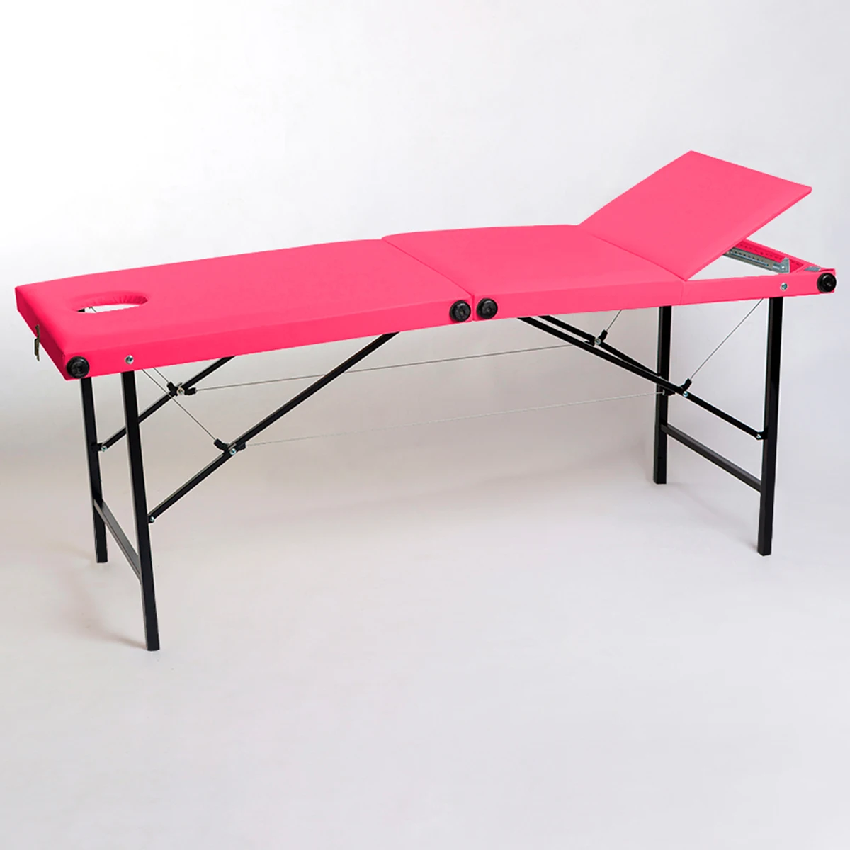 Кушетка с вырезом для лица, 3-секционная двойная поролоновая, цвет фуксия. Массажный стол для наращивания ресниц. Массажные столы и кровати. Мебель для салона.