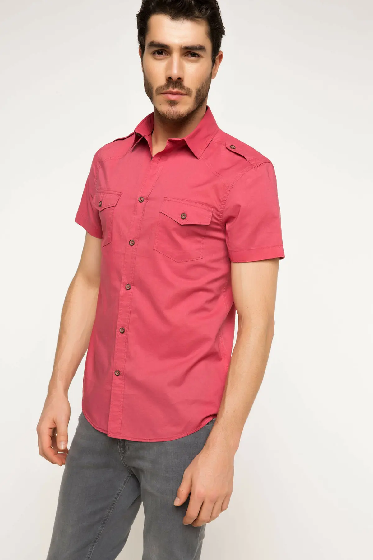 Мужская рубашка с коротким рукавом DeFacto повседневная однотонная приталенная