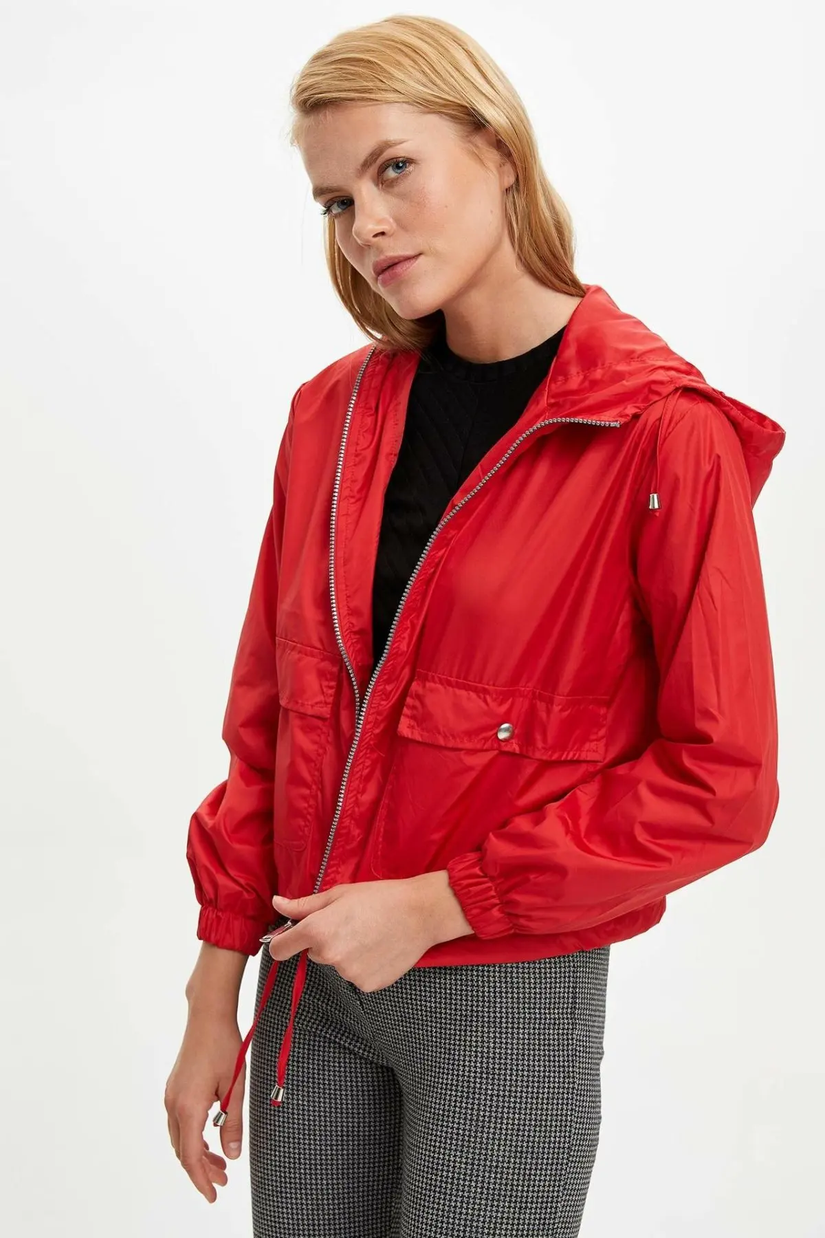 Дефакто Новая женская однотонная короткая куртка с капюшоном модная