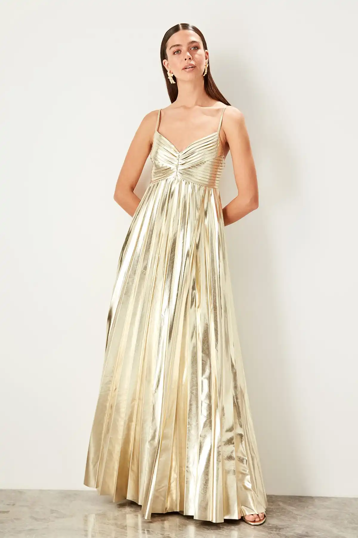Trendyol Piliseli вечернее платье TPRSS19UZ0057