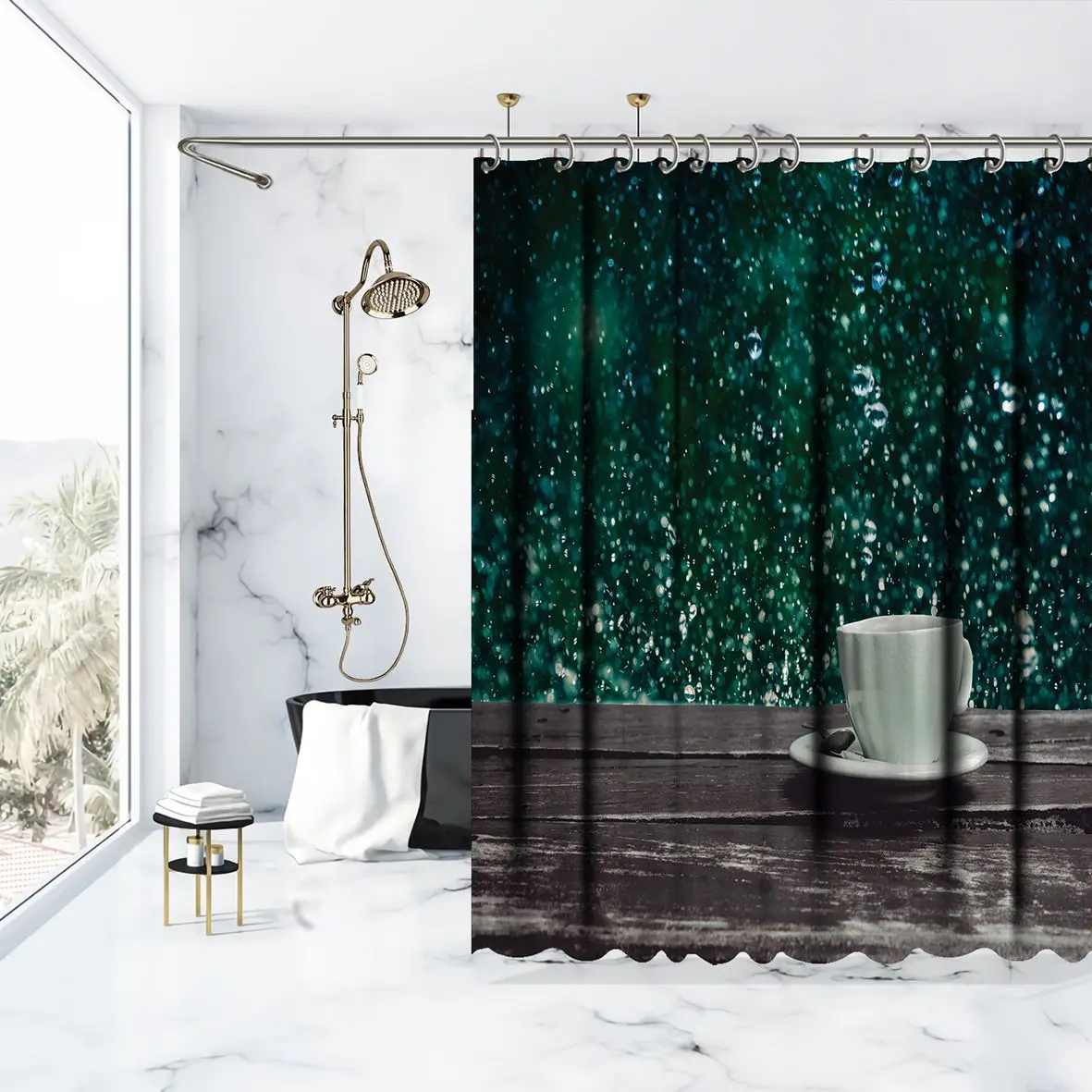 Занавеска для душа кофейная чашка на старом Гранже деревянный стол с каплями