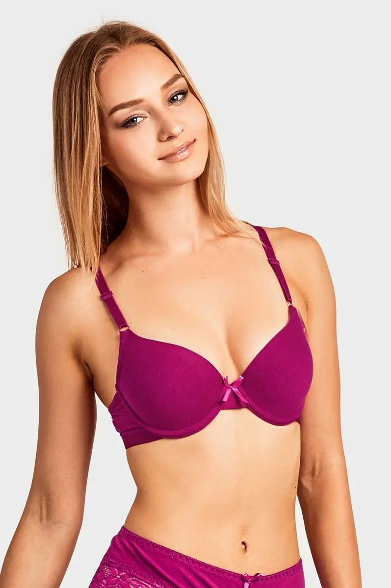 Бюстгальтер с формованными чашками из комфортного трикотажа содержанием