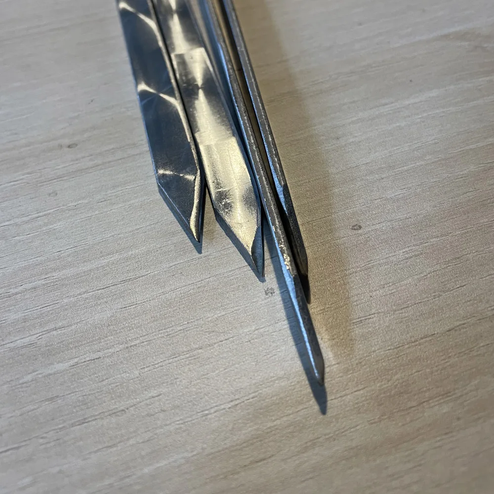 Шампура для барбекю и шашлыка с деревянной ручкой набор длина 50 см толщина 12 мм |