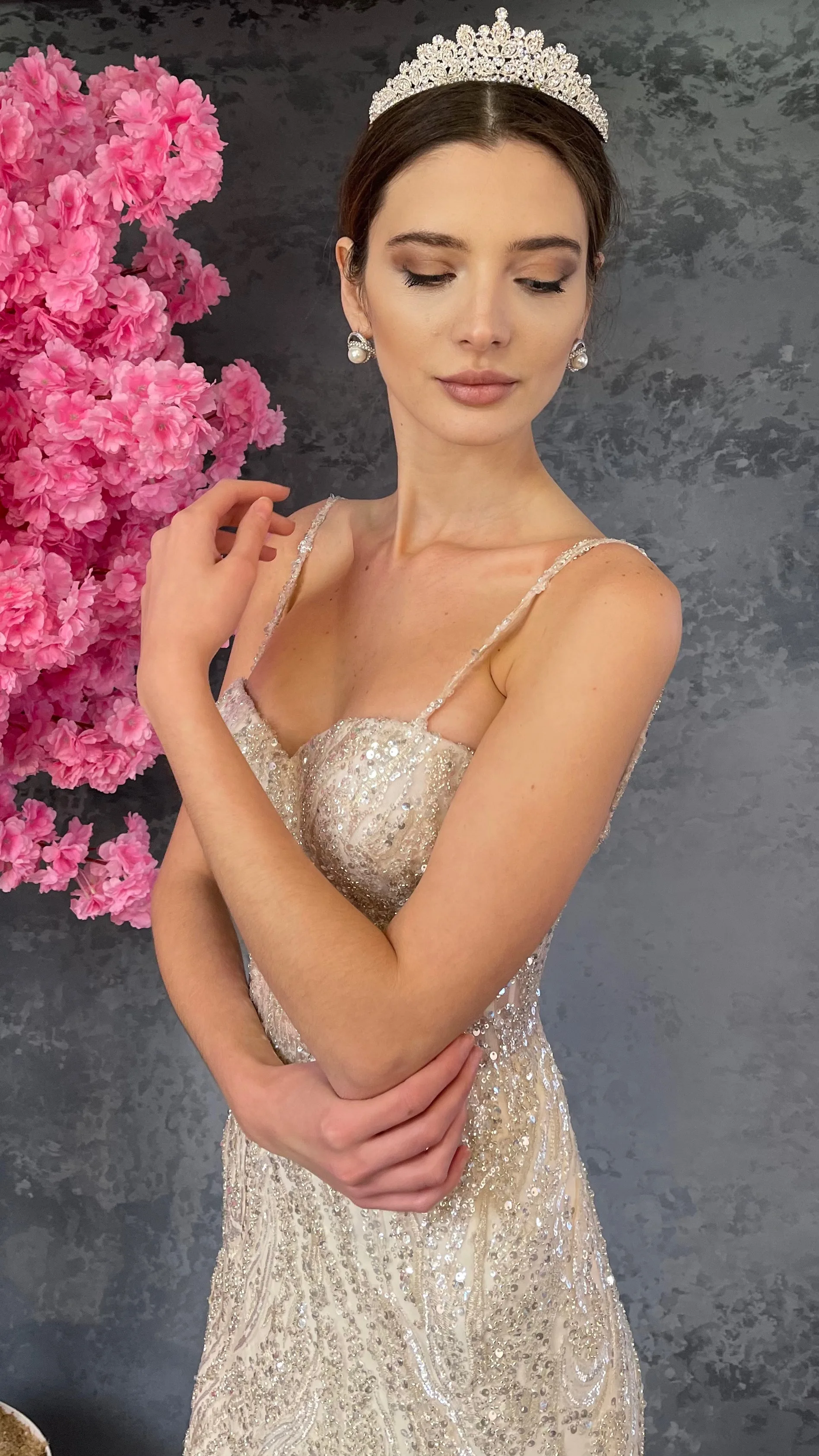 Женское бежевое свадебное платье с вышивкой на веревке рыбками