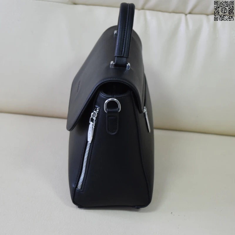 Женская сумка обладает PU T77 |