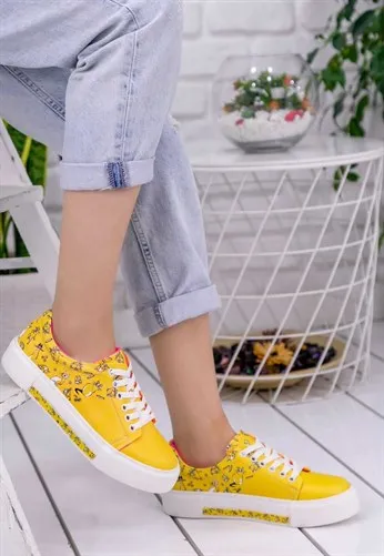 

Womens 2020 season High Quality Yellow Cat Printed Lace-up Sneakers