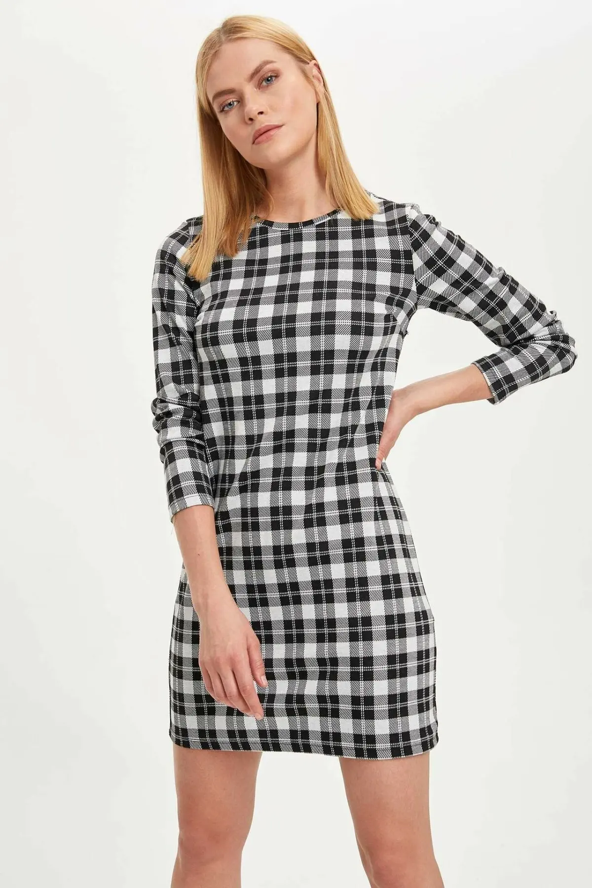Дефакто женские зимние платья в клетку стильные мини черно белые сетчатые