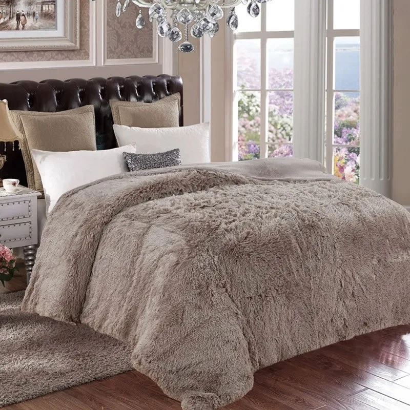 Покрывало плед на кровать травка FIDELITY меховой двухсторонний |