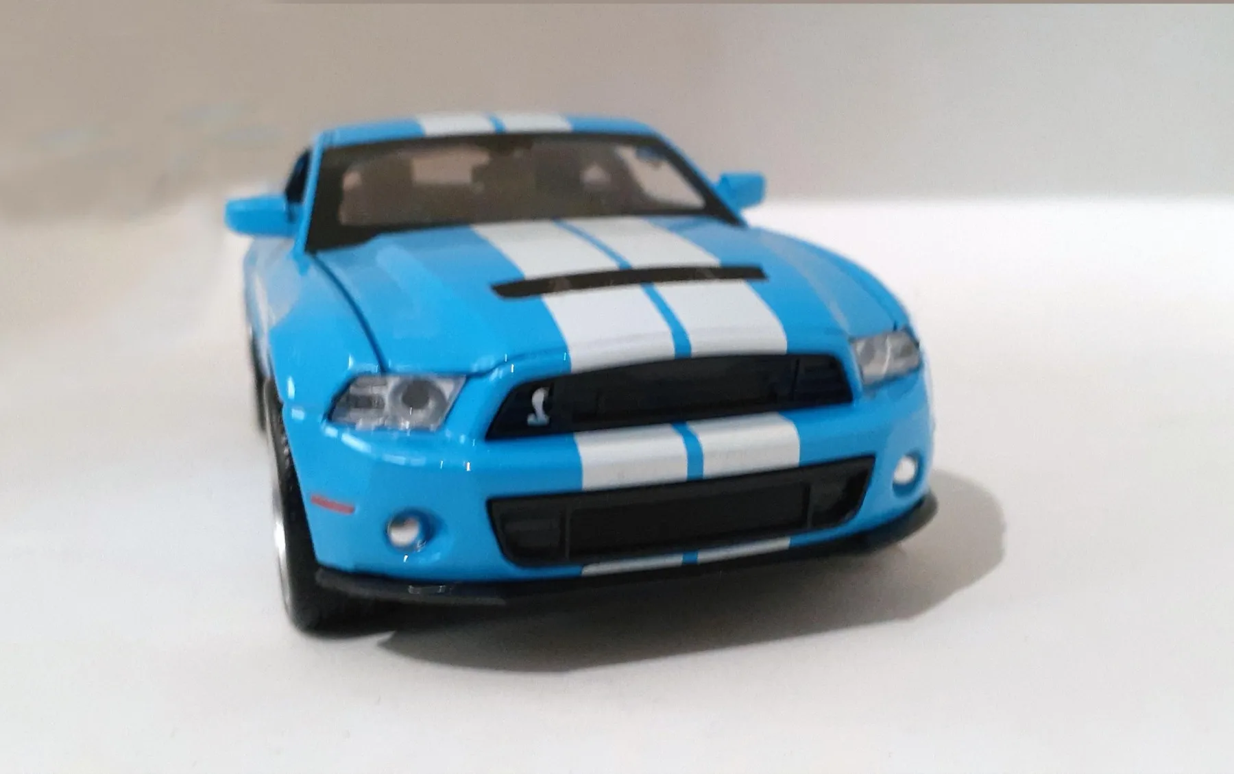 

Металлический Ford Shelby Blue, масштаб 1-32