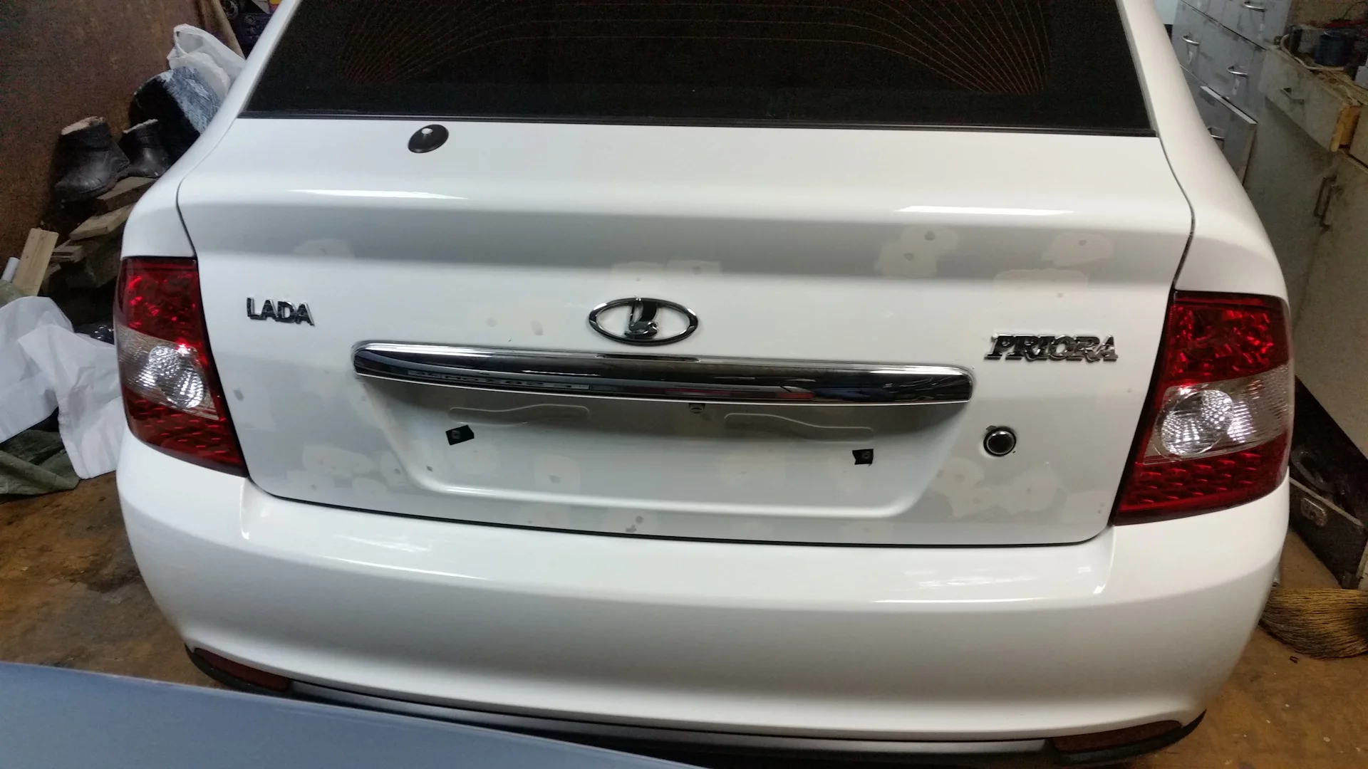 крышка багажника приора белый. обшивка крышки багажника приора хэтчбек. крышка багажника ваз 2172. крышка багажника ваз 2172. крышка багажника приоры хэтчбек.