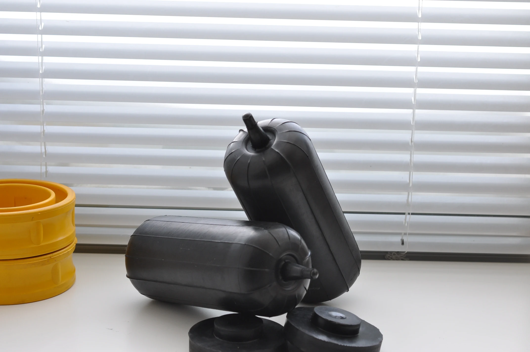 Пневмобаллоны в пружину 200х85 Усиленные вентиль торцевой | Автомобили и мотоциклы