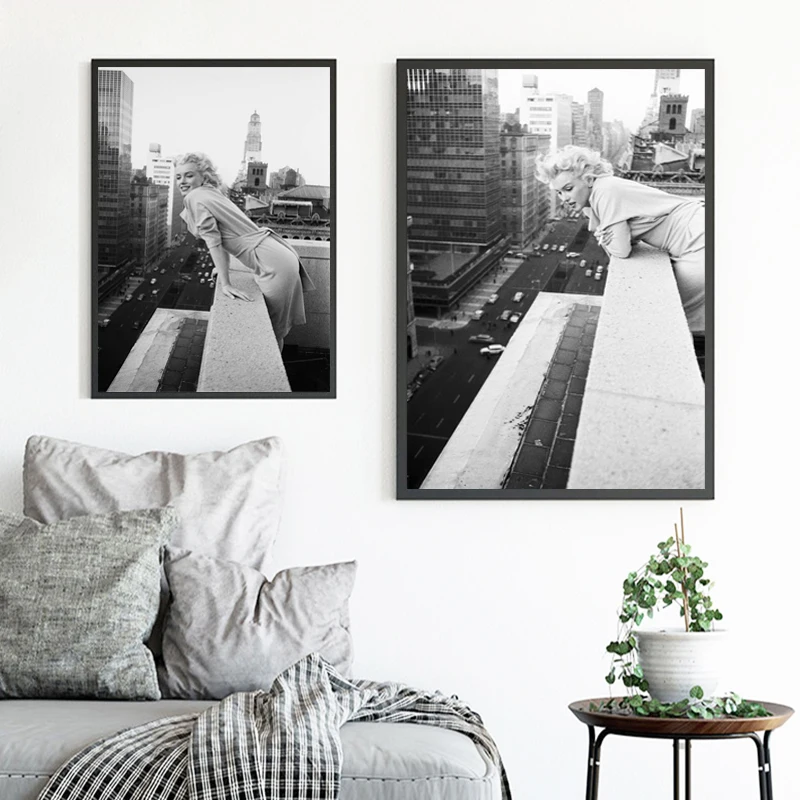 Черно белый винтажный холщовый постер Монро на балконе отеля посола в Нью Йорке