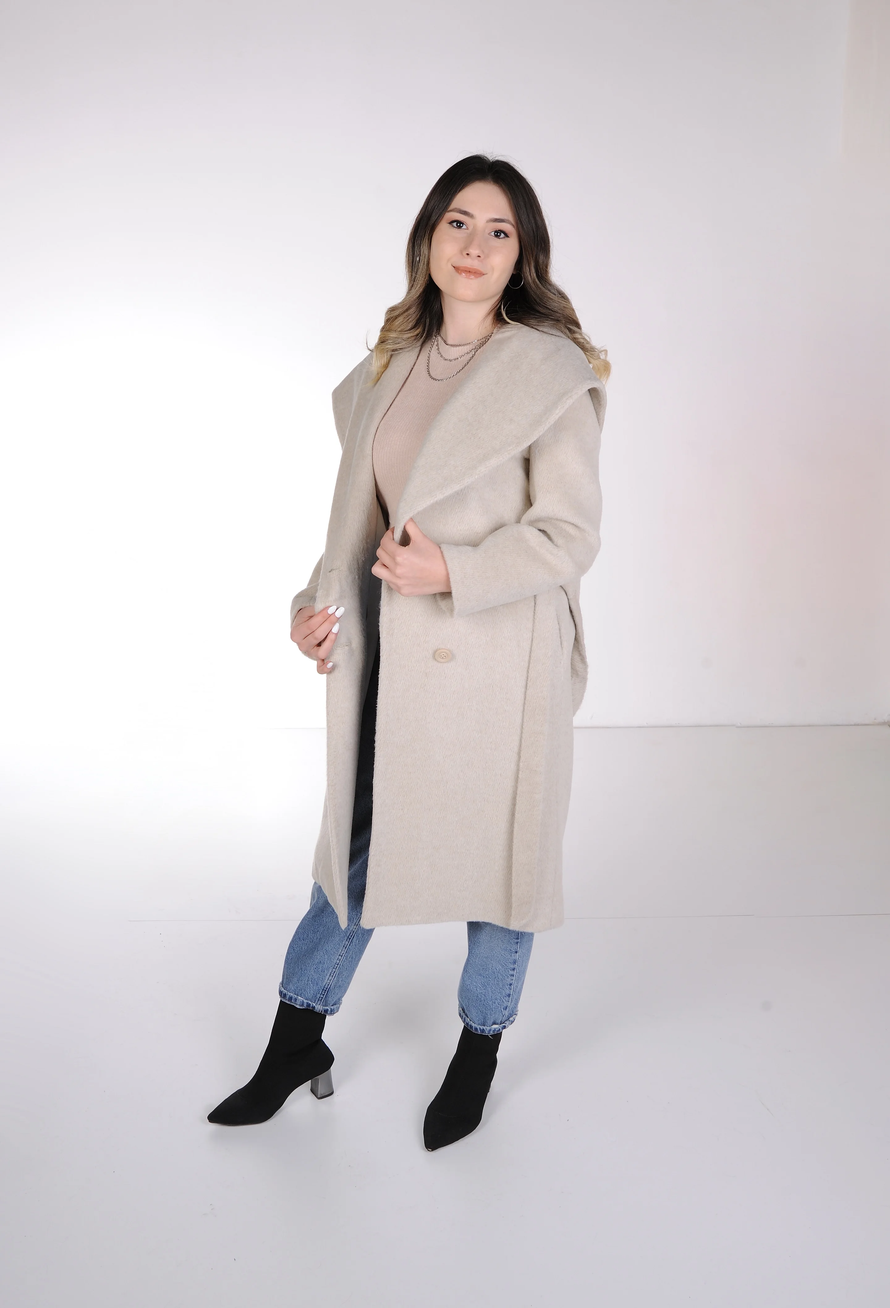 

CUSTOM BUILT WOMEN COAT