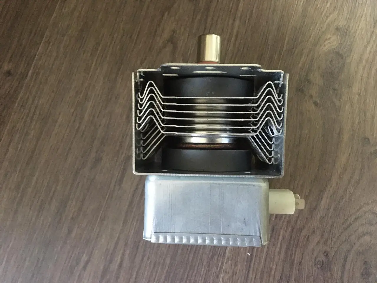 Магнетрон микроволновой печи LG СВЧ 2М214-01 |