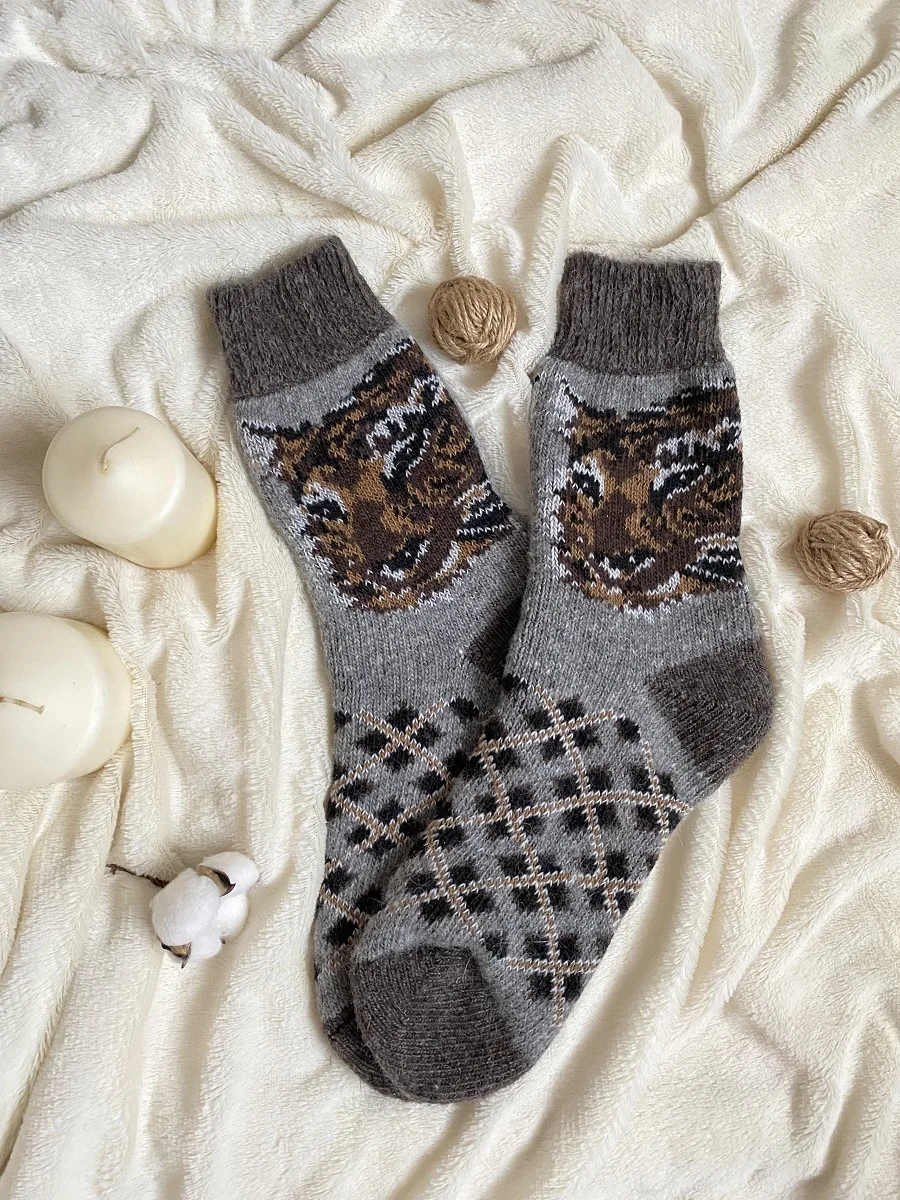 Men's warm woolen socks with a symbol of 2022 Tiger as gift | Мужская одежда
