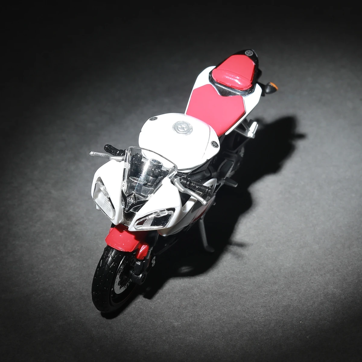 Модель мотоцикла YAMAHA YZF R6 из сплава в масштабе 1:18 модель литая коллекция игрушек