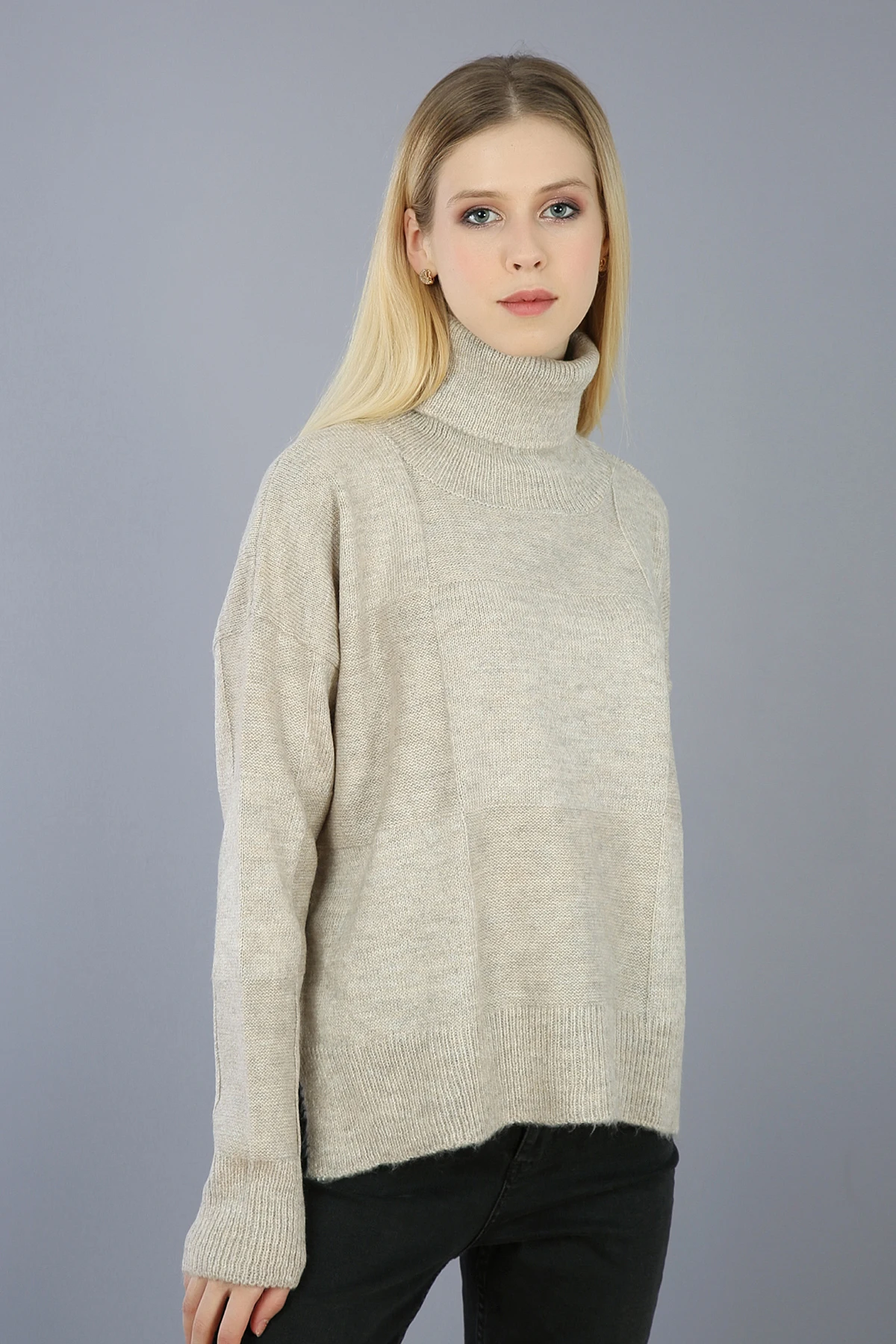 

FISHERMAN COLLAR SQUARE PATTERN KNITWEAR