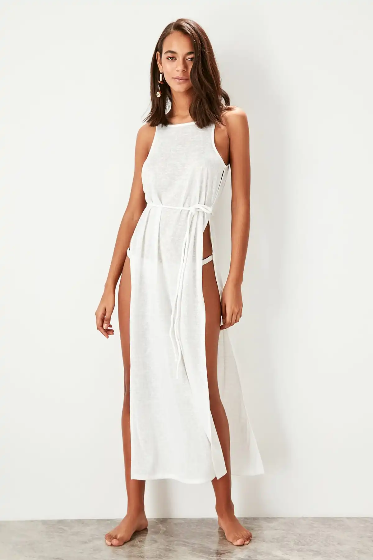 Трикотажное пляжное платье с прорезями по бокам TBESS19EP0004 | Женская одежда