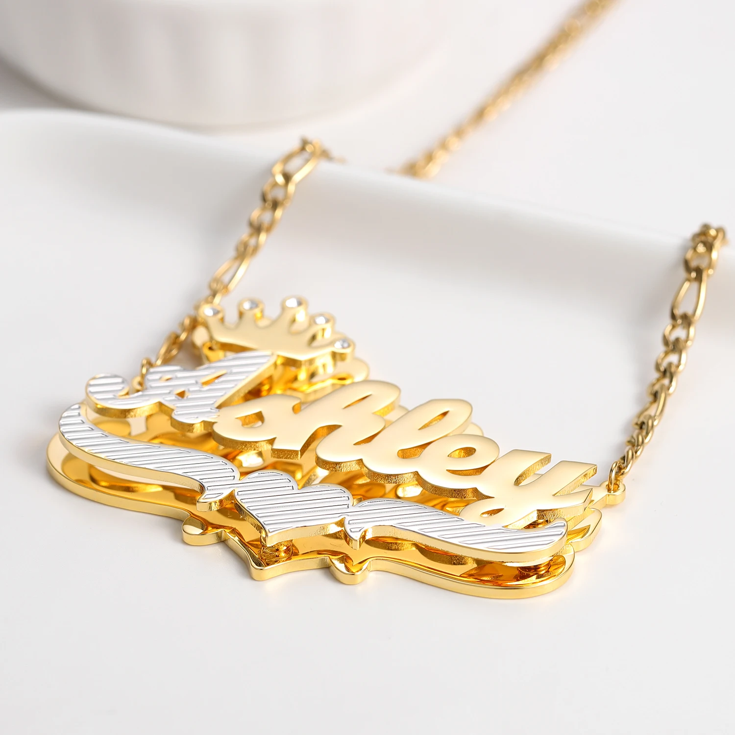 Ожерелье с именем короной на заказ двухцветное позолотой цепочки кулонами