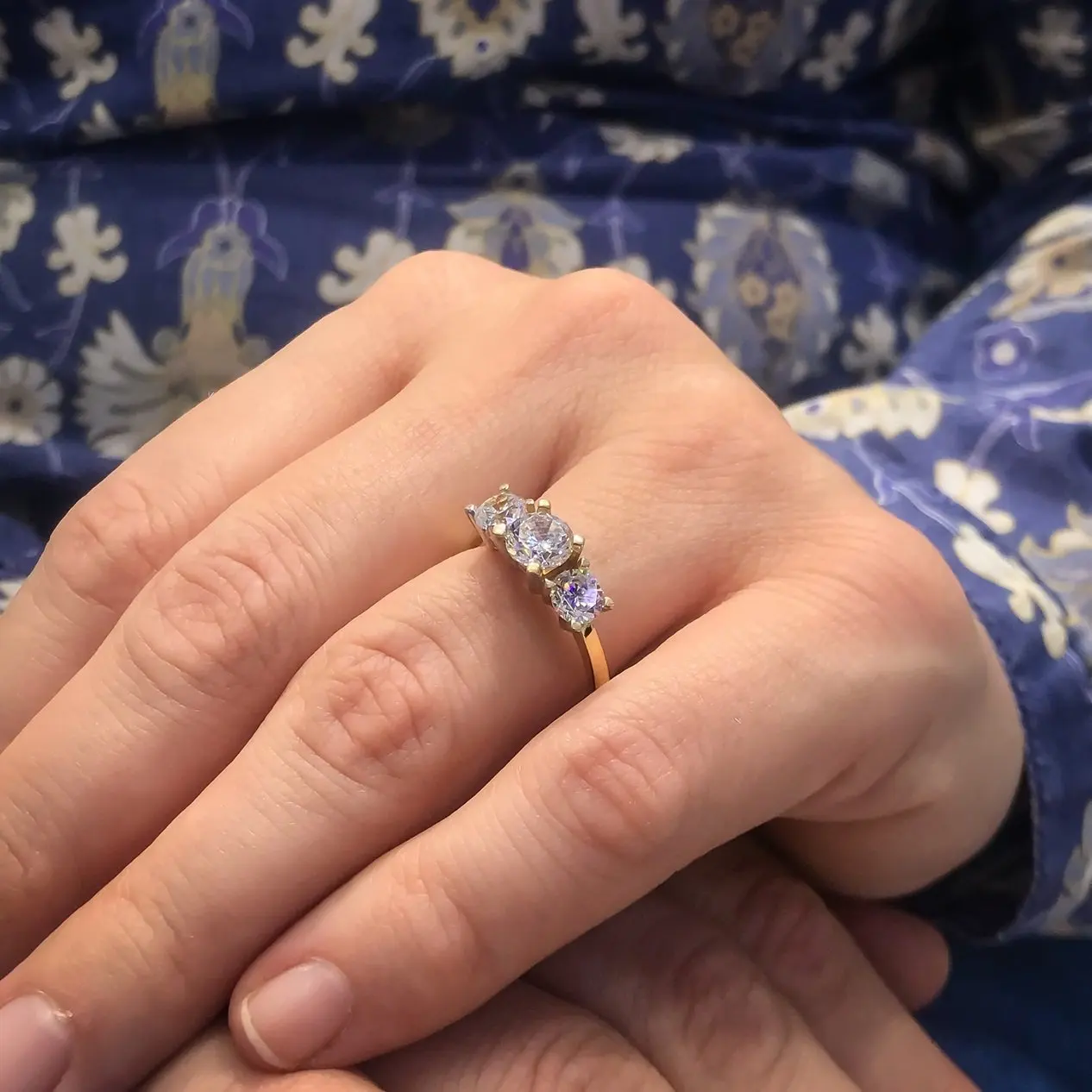 

Tria Three Stone 8 Carat Gold Myth Design Ring