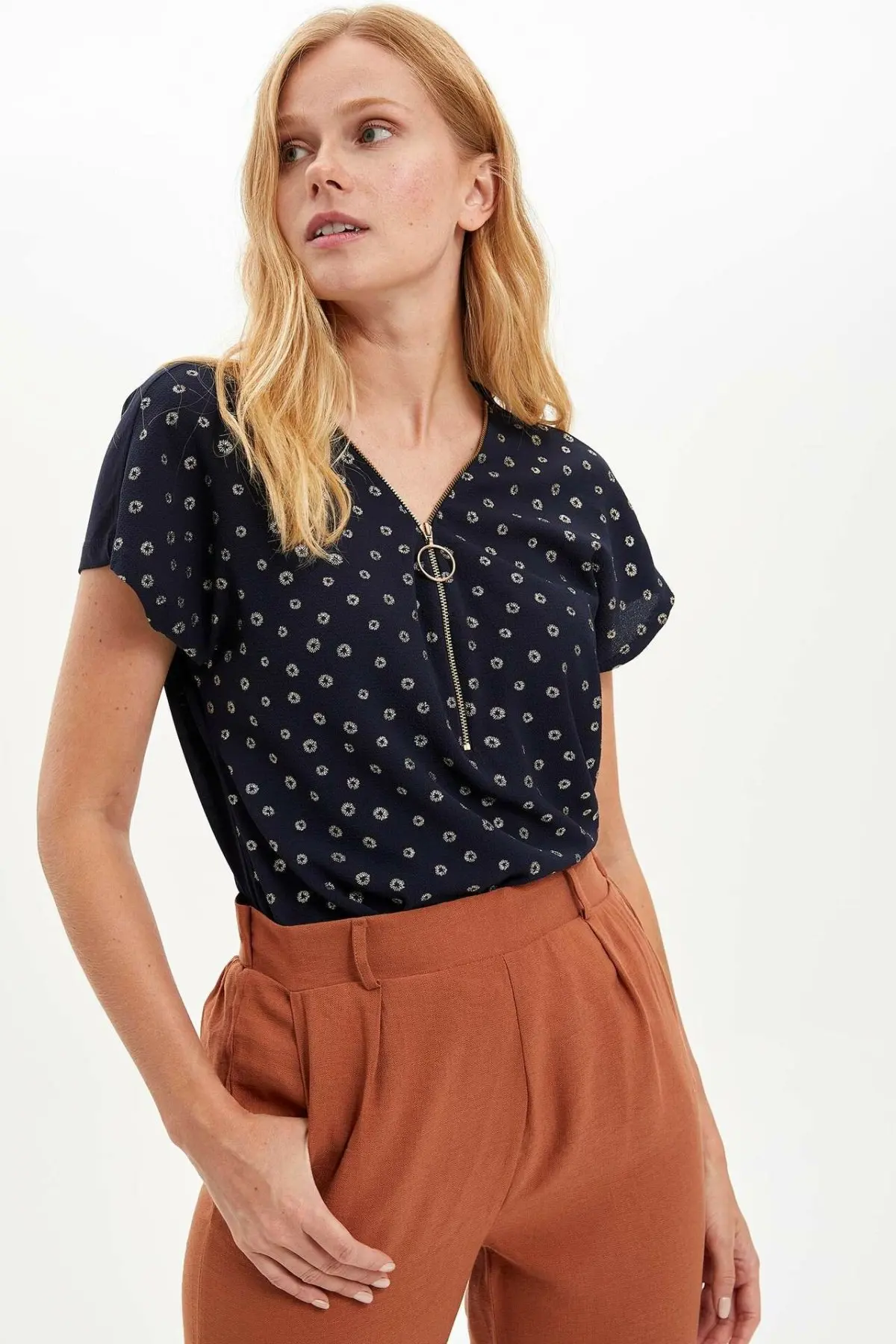 Женская футболка с коротким рукавом DeFacto Повседневная Свободная на молнии топы