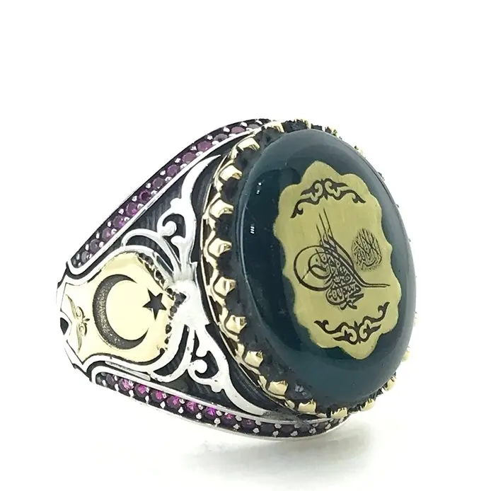 Мужское серебряное кольцо из янтаря и Рубинового Камня с изображением луны