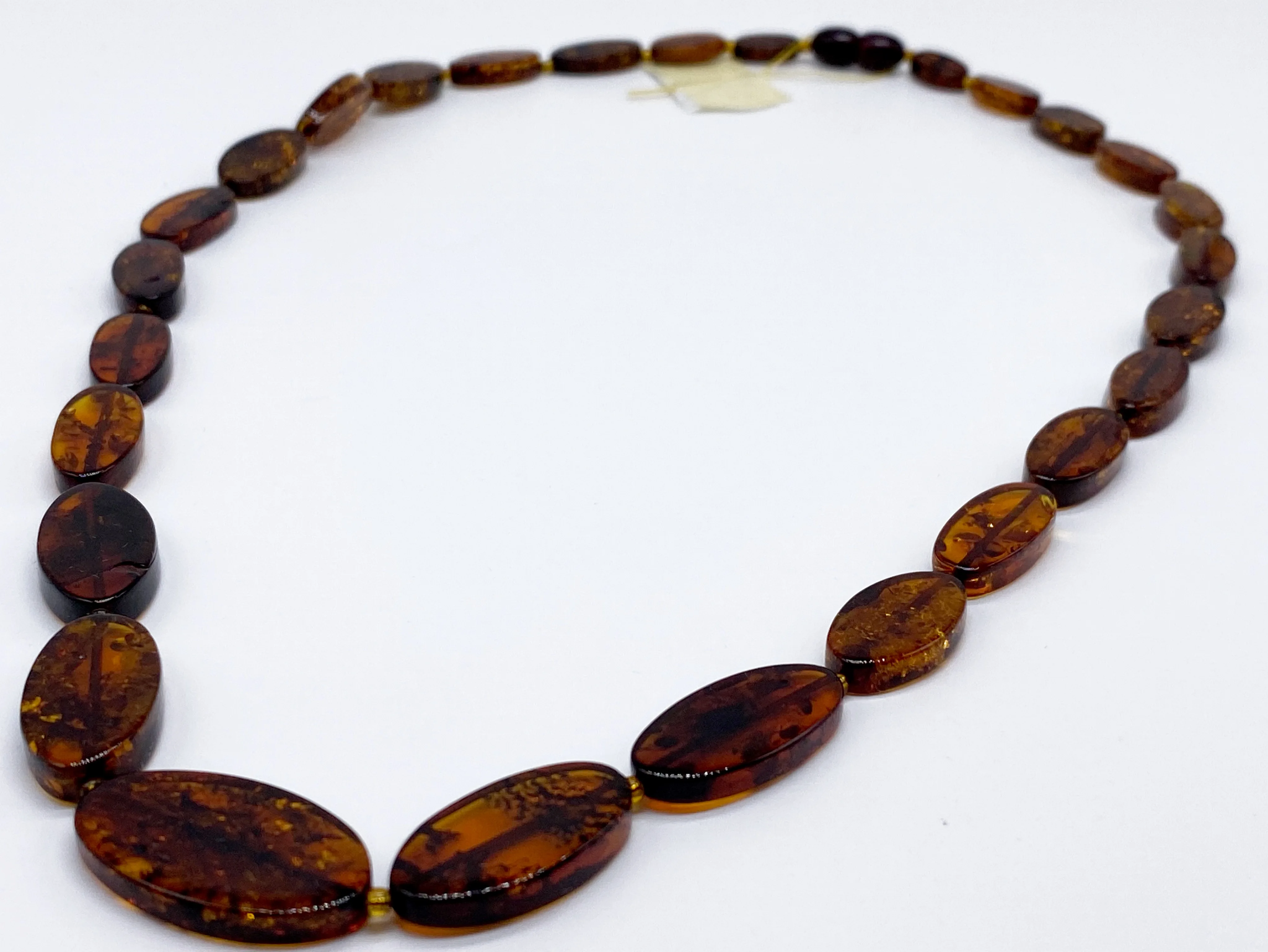 Рисунок 2 - Янтарные бусы из балтийского янтаря