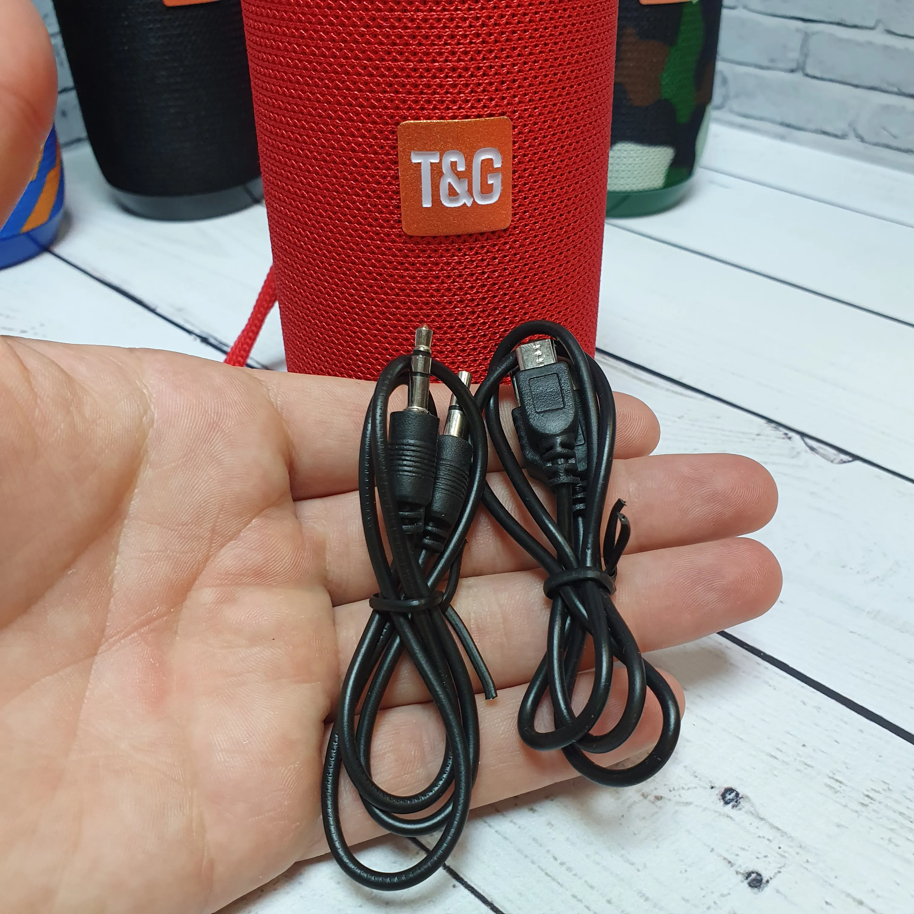 Портативная беспроводная колонка TG117 объемное звучание bluetooth aux fm-радио |