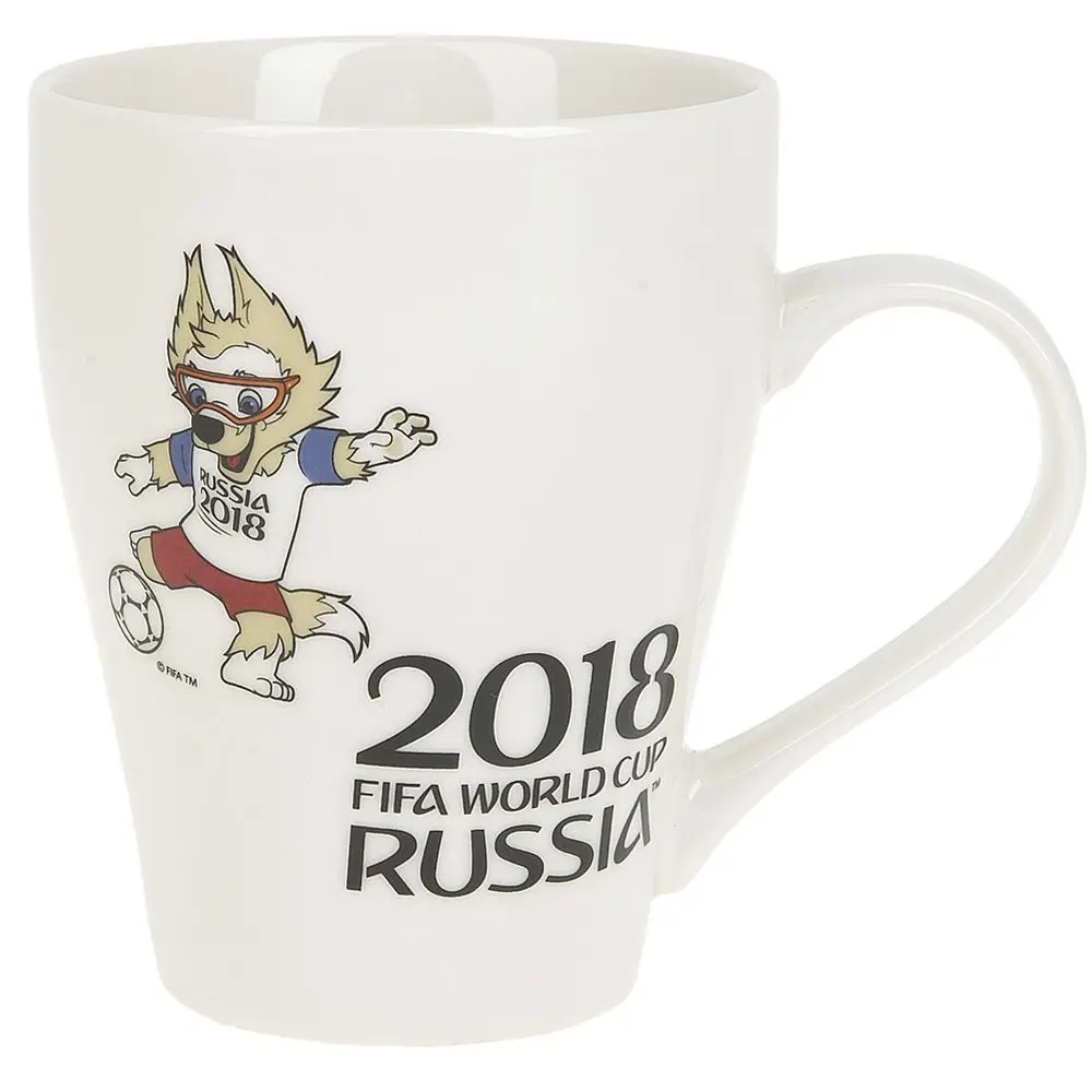 Кружка фарфоровая &quotЗабивака Бьет мяч&quot 400 мл в ПУ FIFA World Cup Russia 2018 | Дом и сад