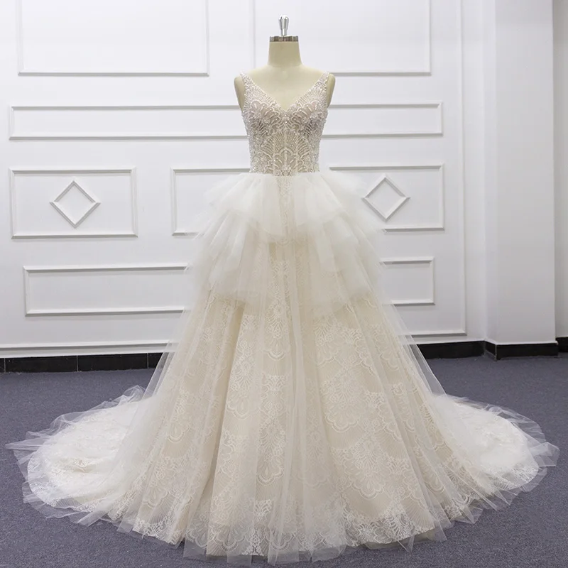 

Lace Princess Wedding Dress 2021 Appliques Beaded Flowers Chapel Train Vintage A Line Bridal Gowns V Neck
