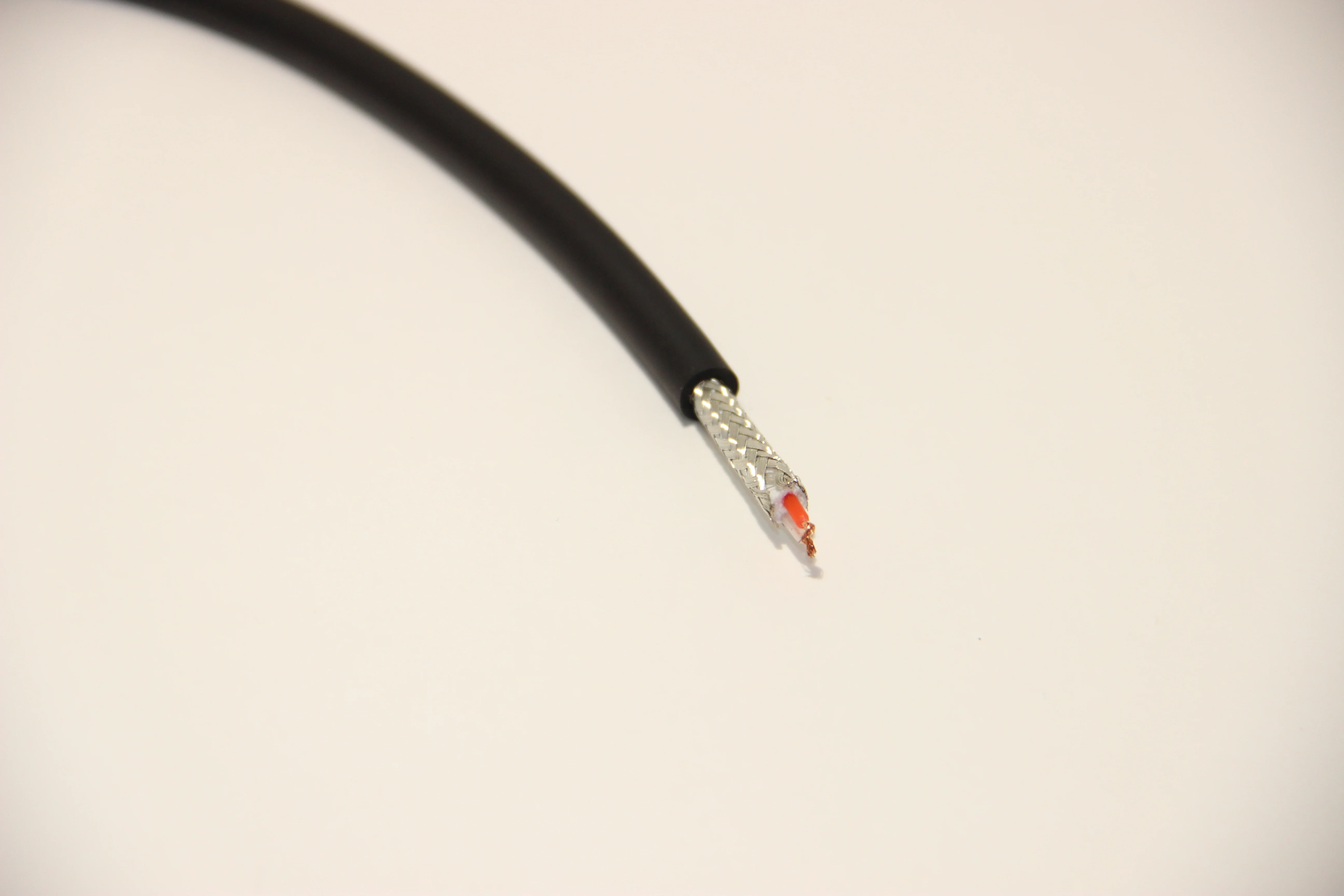 Кабель микрофонный XSE MIC 22 BC | Электроника