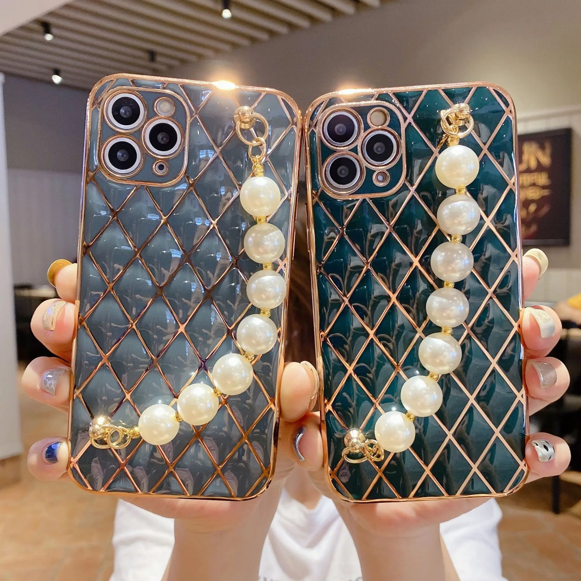 

Luxury Plating Pearl Bracelet Chain Bracelet Phone Chain Soft Case For iPhone 13 Pro Max 12 11 MiNi X XS XR 7 8 plus SE Cover