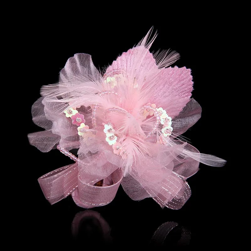 

Handmade Flower Feather Brooch Pin For Suit Elegant Corsage Designer Luxury Wedding Jewelry Accessories Girlfriend Gift