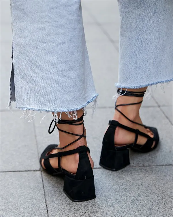 

WOMEN LARIN SHOES