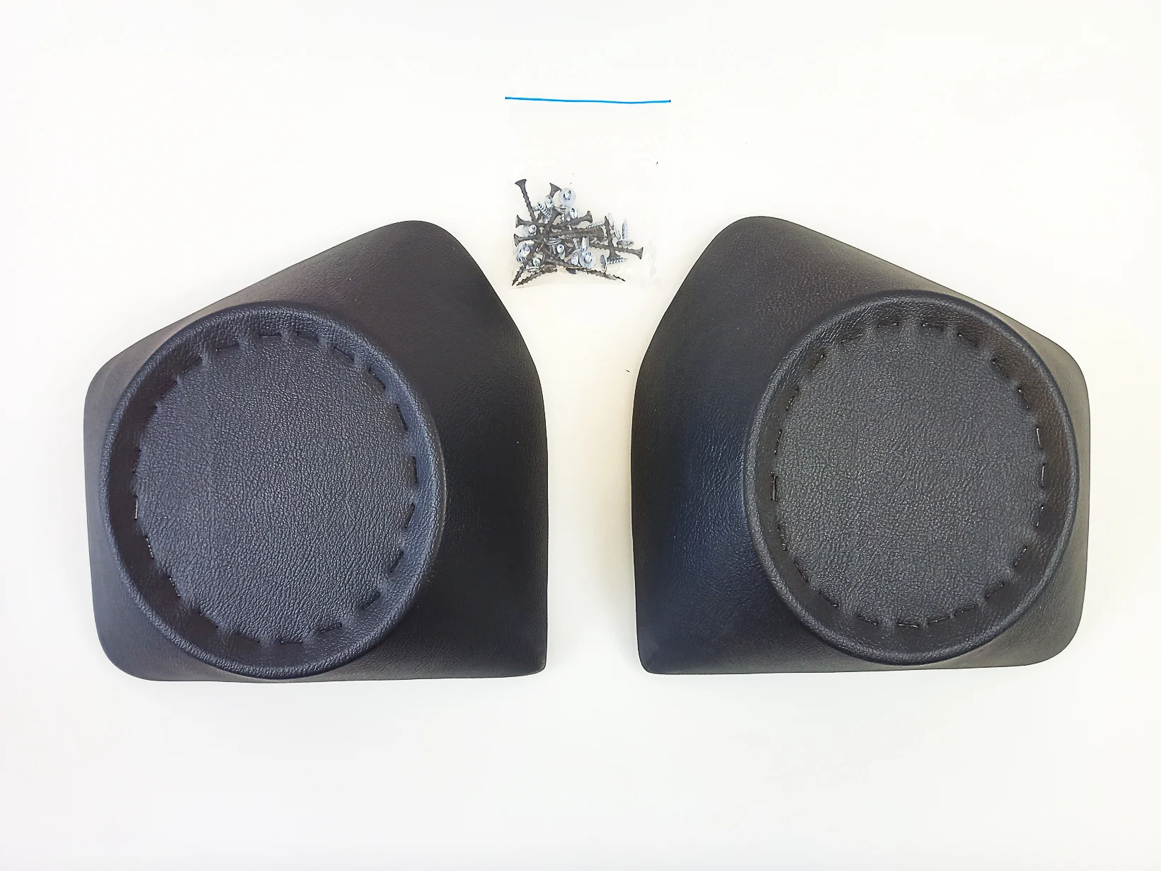 Подиумы ВАЗ 21214 Лада Нива 4x4 Урабан (на верхнюю часть обивки под динамик 16 см)