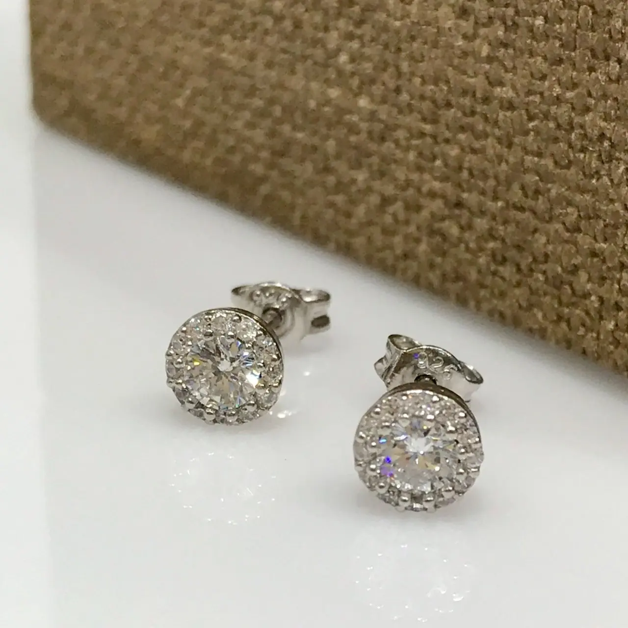 

Solitaire Diamond Montür Asorti Studded Silver Earrings