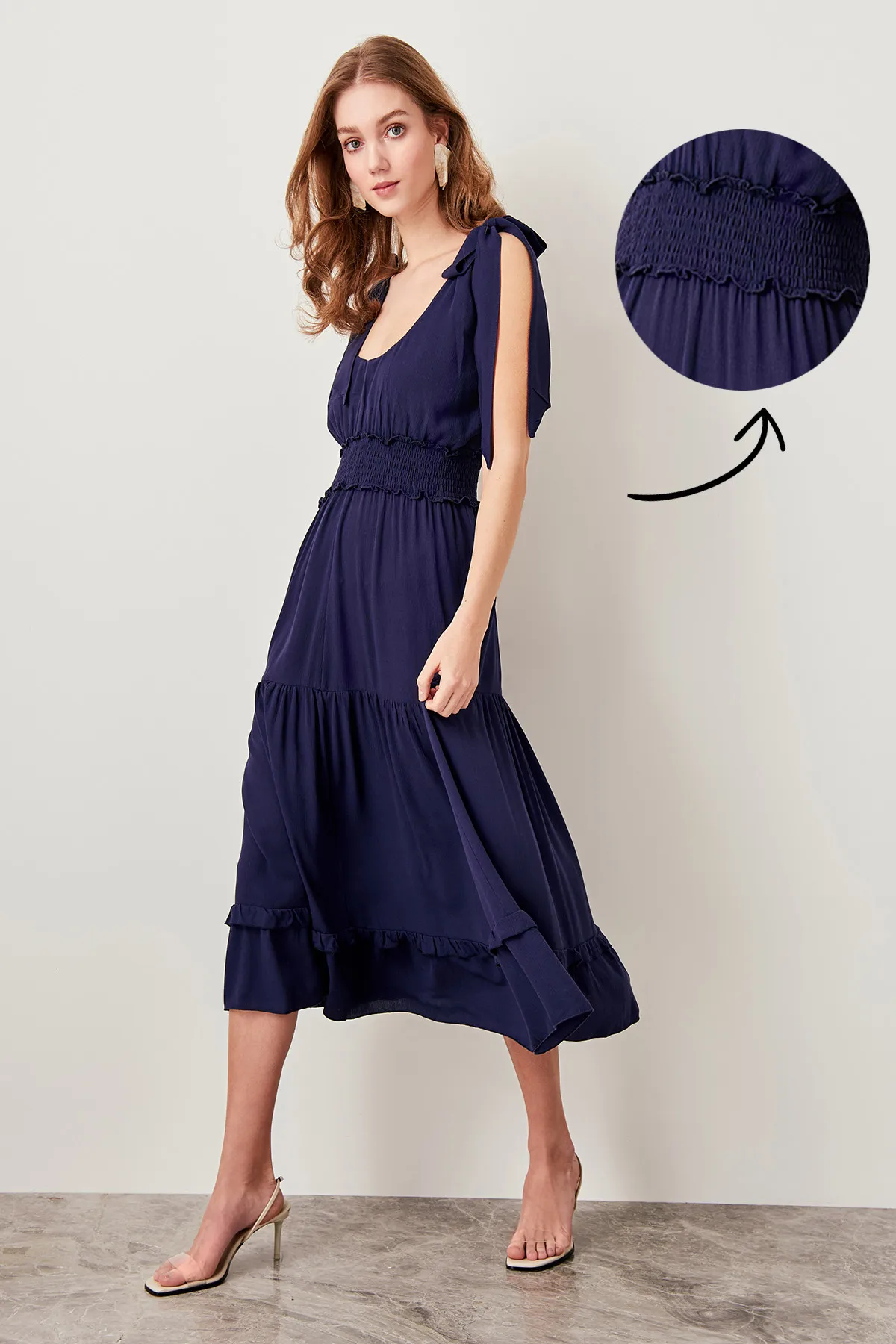 Trendyol темно синее платье с оборками TWOSS19EH0061|Женские платья| |