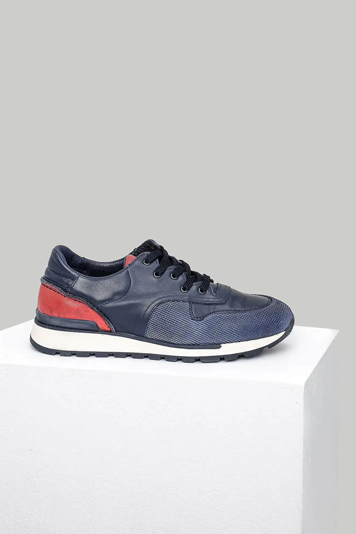 Мужская обувь темно-синего цвета из натуральной кожи Derimod | Обувь