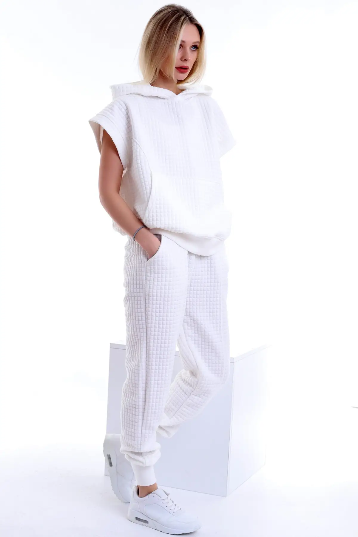 YENİ ÖZEL TASARIM 2021 , Yeni Kolleksiyonumuzdan Soft Kapitoneden, Kapişonlu, Cool, Şık, Rahat Hoody Kombin