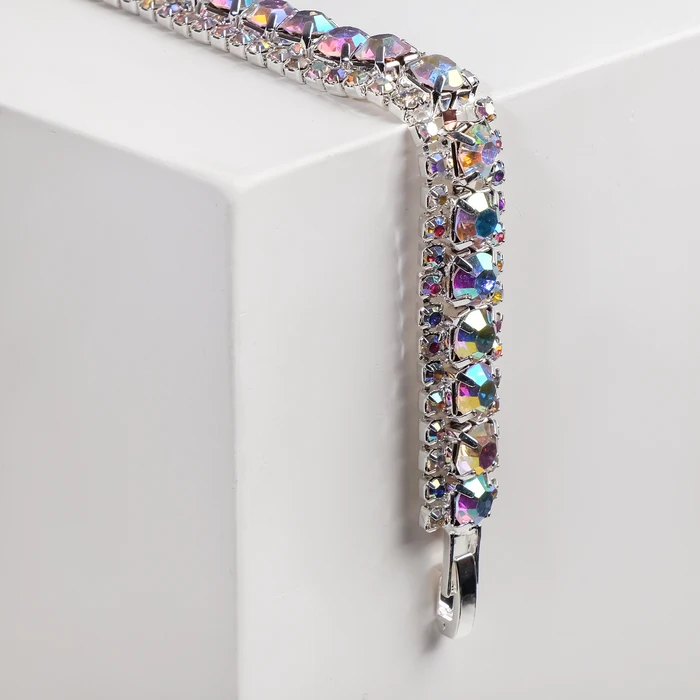 Браслет со стразами &quotСеверное сияние&quot змейка цвет радужный в серебре L=18см |