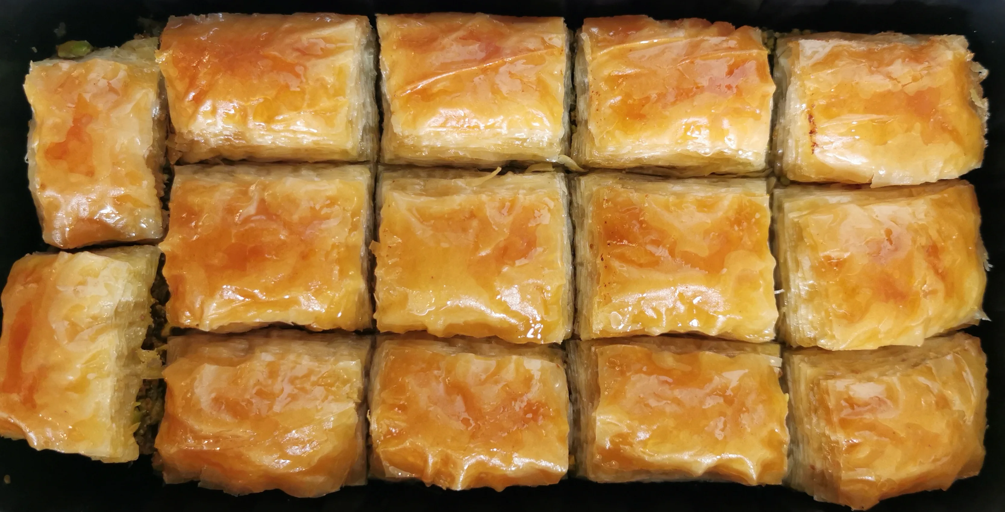 

Gulluoglu Turkish Pistachio Baklava, 14 pieces (500 gr - 1.1 lb) (1 Pack)