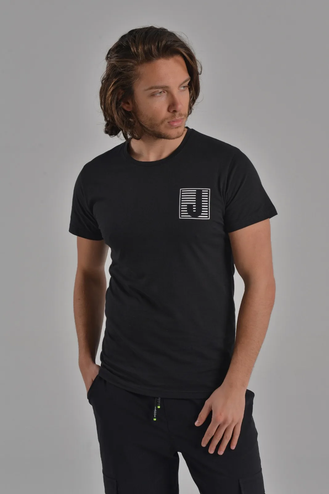 

2021 New season trend pattern T-shirt 100% cotton. Brand round neck and short sleeves. Brand quality T-shirt 100 cotton