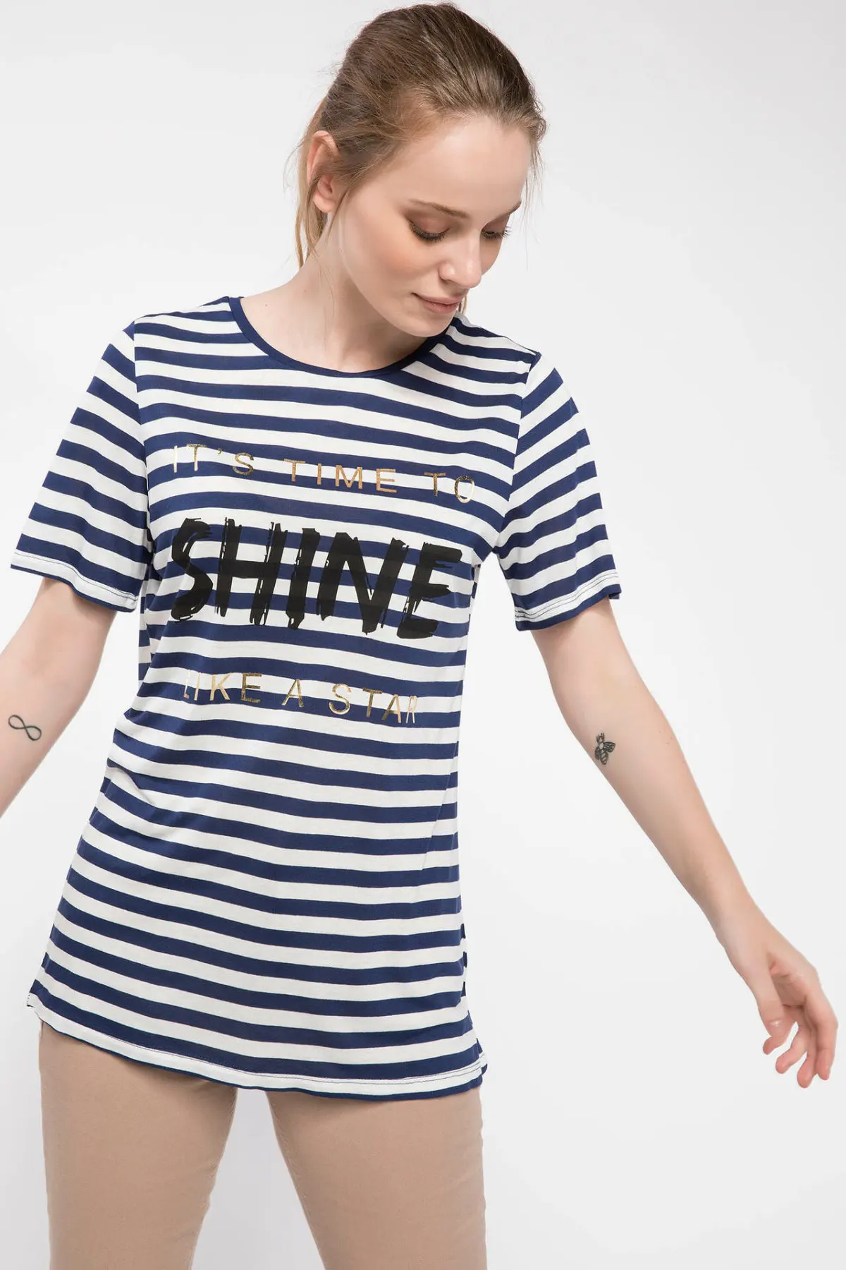 Дефакто белая синяя полосатая Женская длинная футболка трикотажная с коротким
