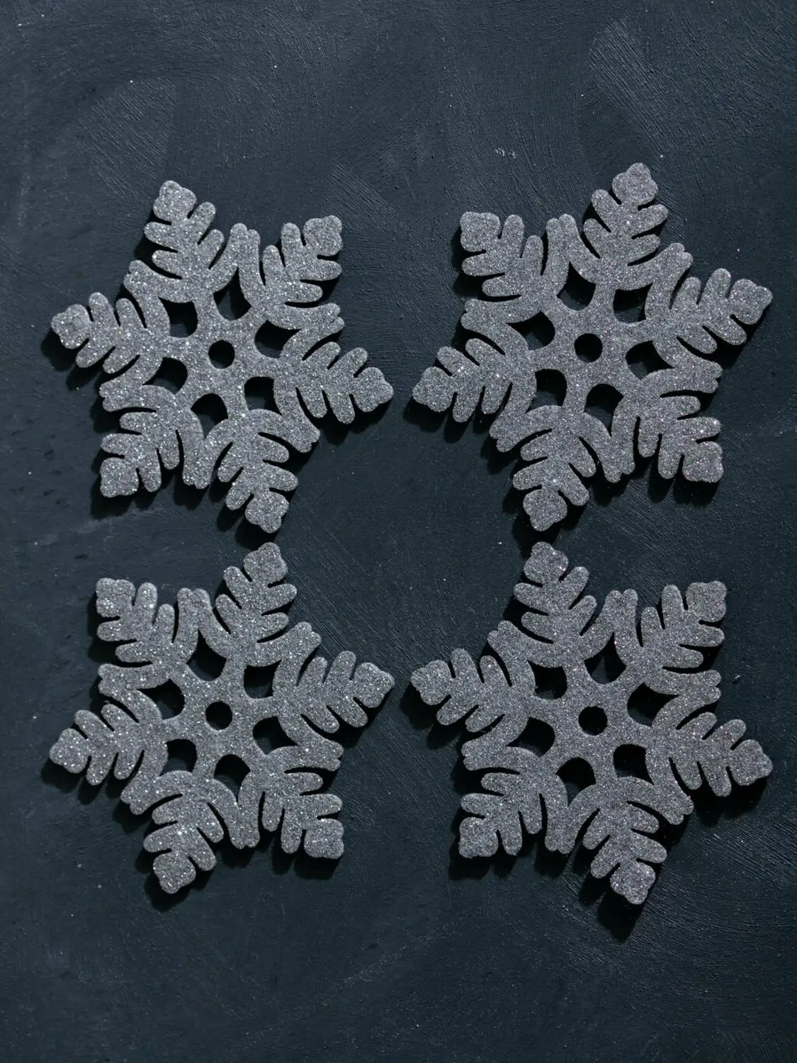 

4 pcs Christmas Themed Snowflake Coasters Grey Luxury Decorative