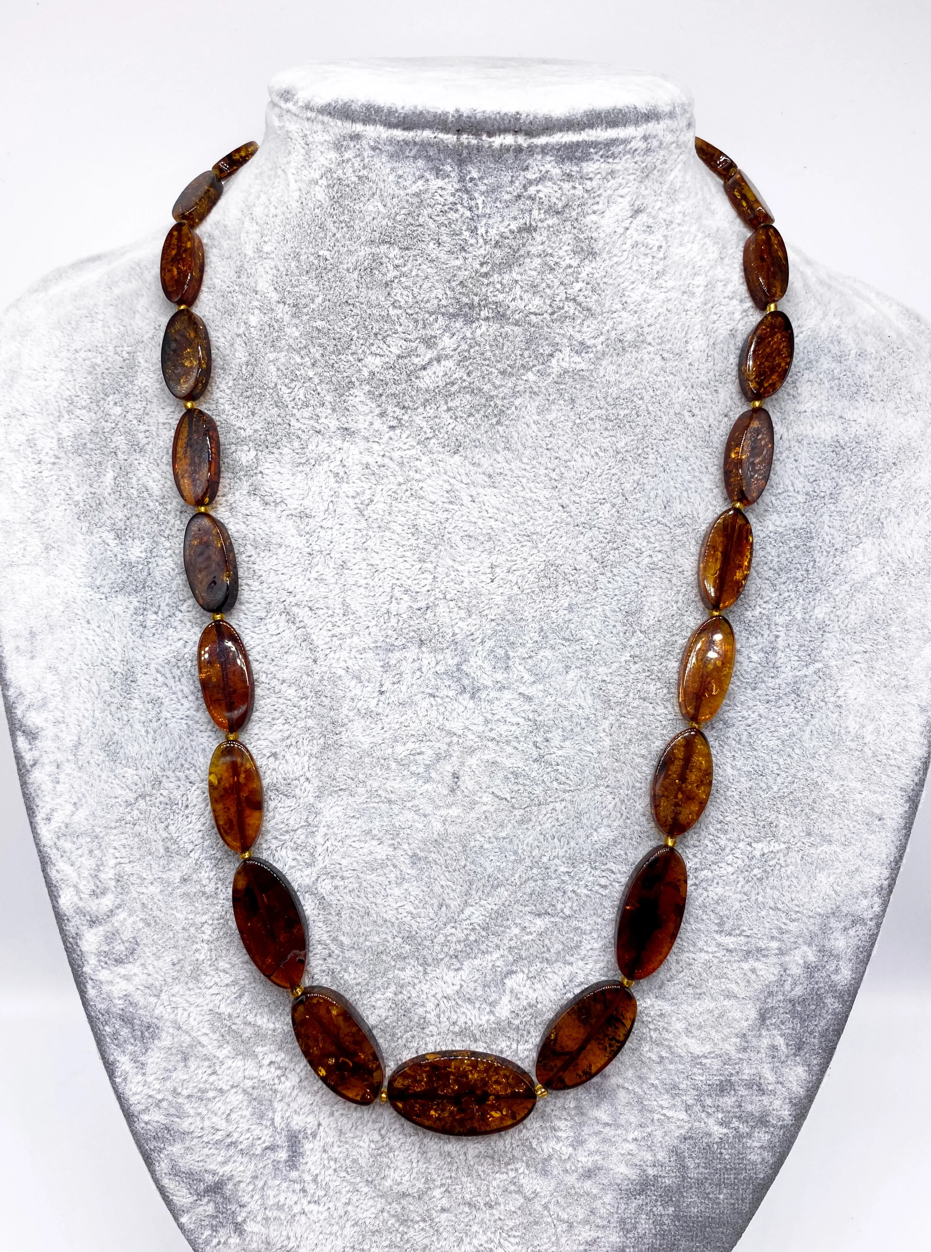 Рисунок 4 - Янтарные бусы из балтийского янтаря