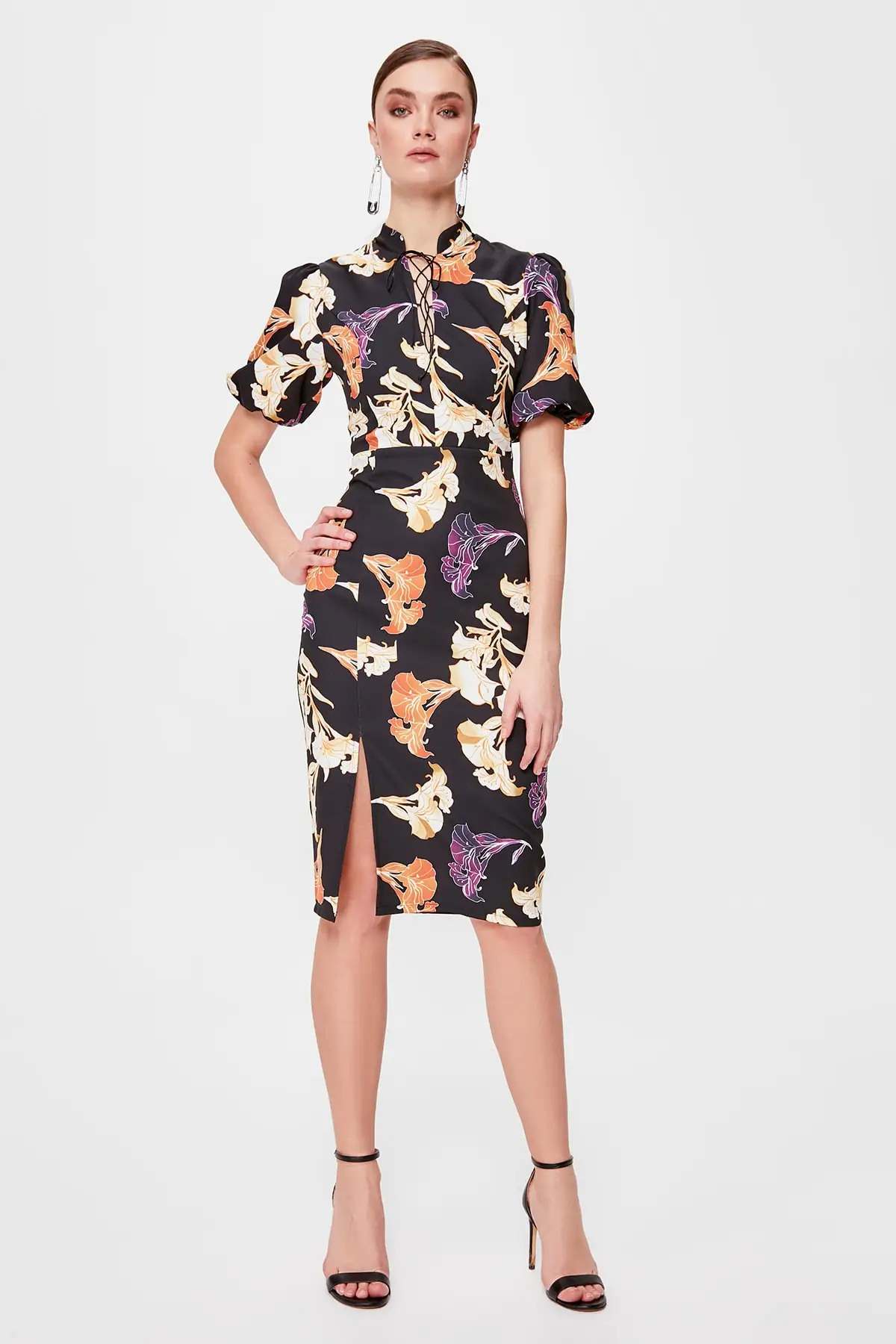Trendyol платье с цветочным рисунком TPRSS20EL0211|Женские платья| |