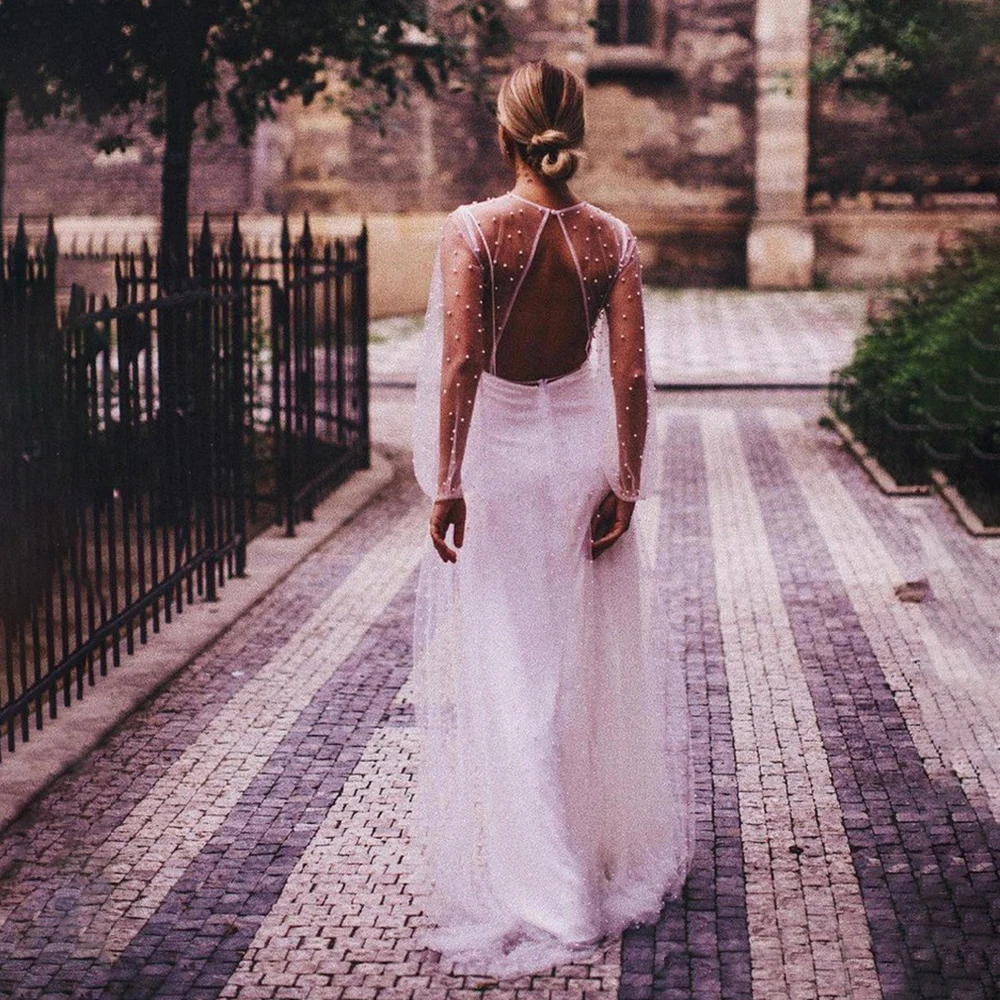 Женское свадебное платье из фатина белое с длинным рукавом V-образным вырезом и