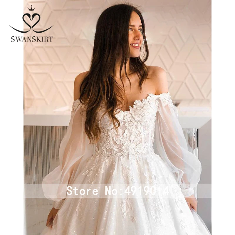 Vintage Appliques Ball Gown Wedding Dress Swanskirt Boat Neck Vestido de noiva lantern Sleeve Princess Bride Gown F148