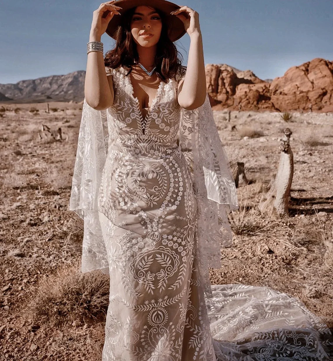 

11905 # расклешенные рукава великолепный богемный V-образный вырез открытая спина кружевное свадебное платье со шлейфом Свадебное платье